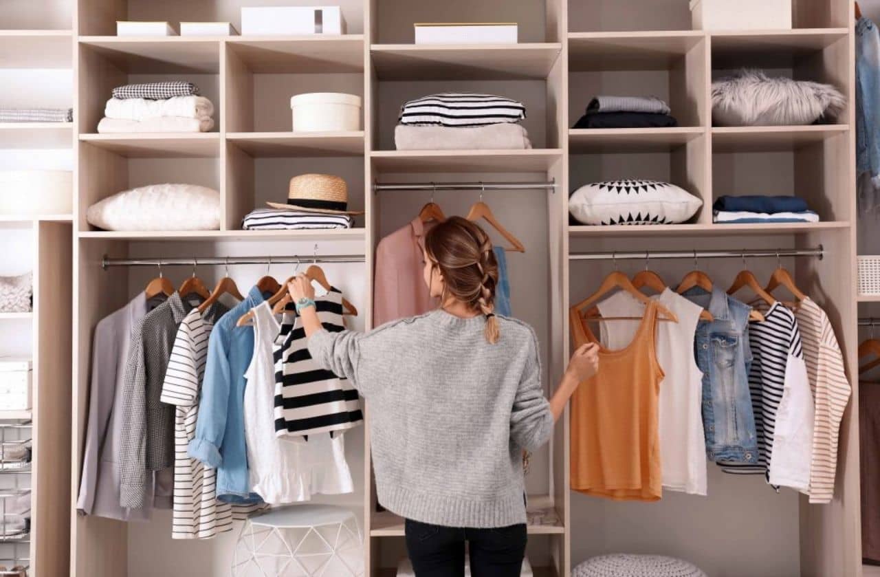 closet-em-ordem-aprenda-a-organizar-o-espaco-de-forma-ideal