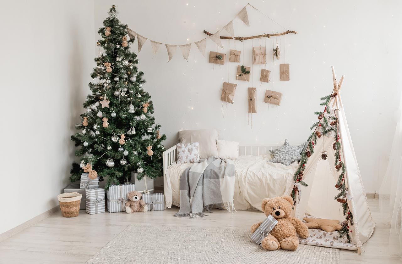 Árvore de Natal Branca: 8 ideias para decorar sua casa