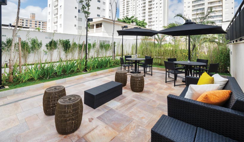 FOTO DA PRAÇA DE APOIO FESTAS