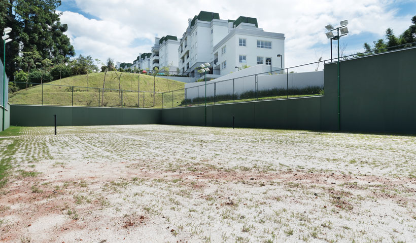 Le Premier Campos do Jordão – Quadra de tênis gramada