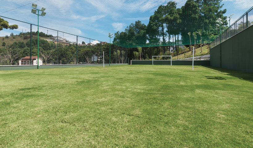 Le Premier Campos do Jordão – Quadra esportiva gramada