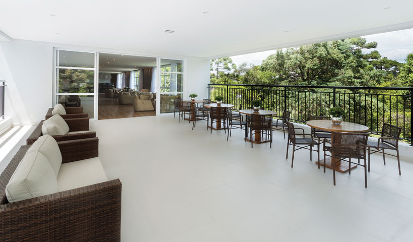 Le Premier Campos do Jordão – Terraço do restaurante